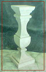 Colonna in marmo realizzata col tornio